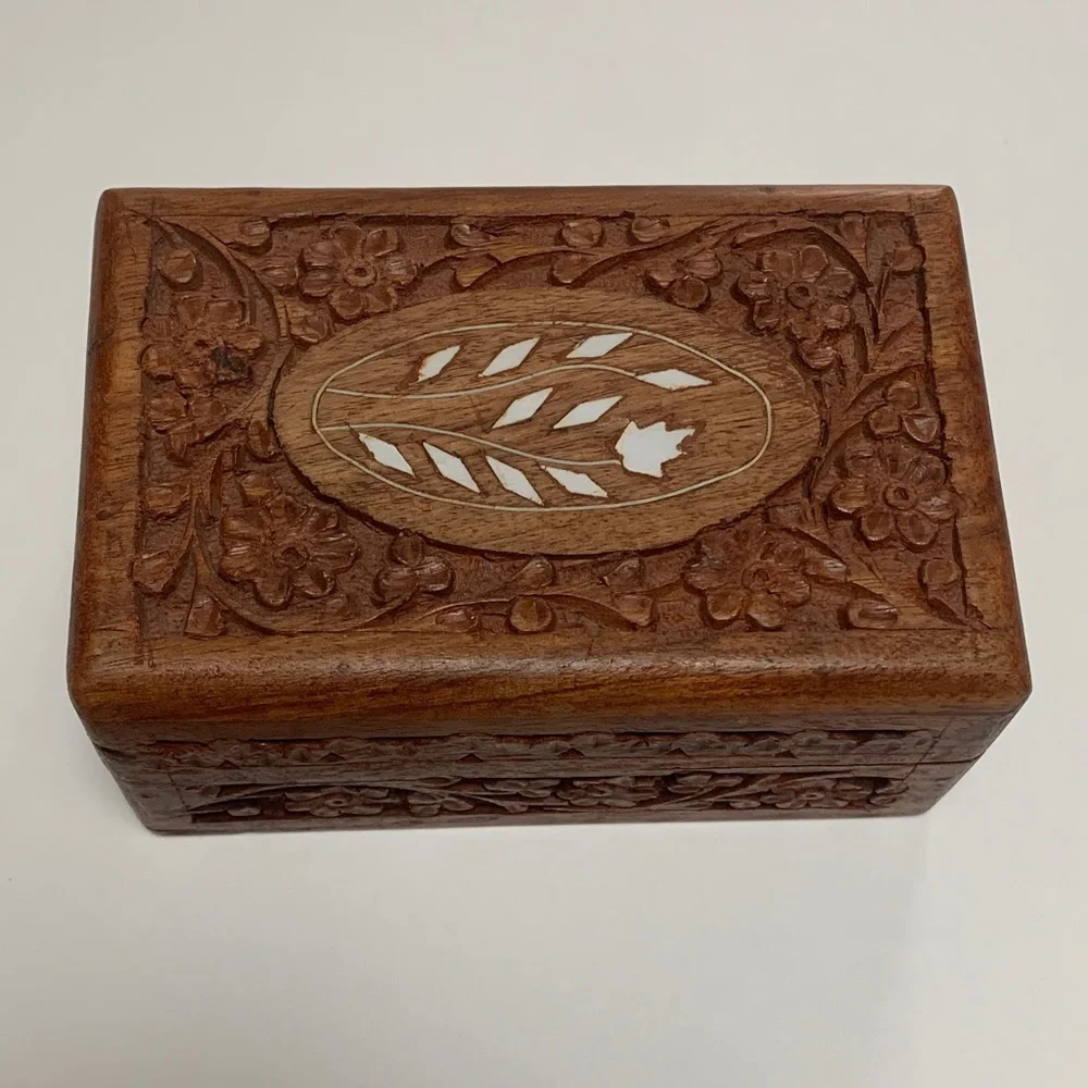 Handcrafted Wooden Jewelry Organizer Box. Used in great condition. Size:6x4.